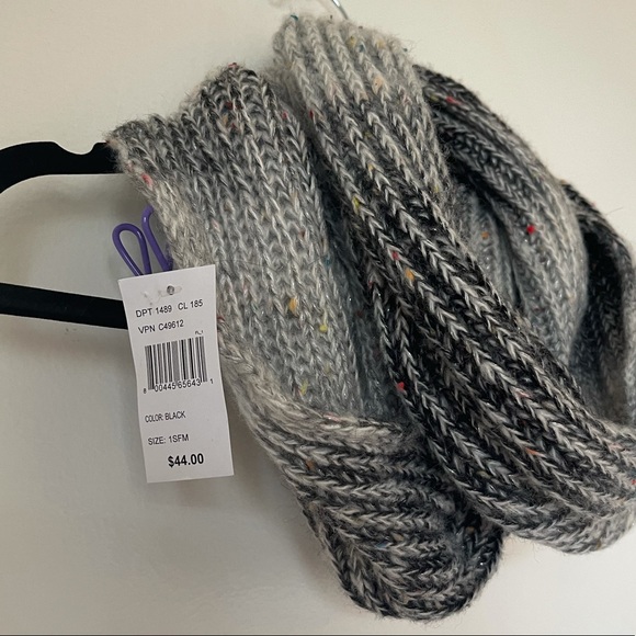 Infinity Scarf - Picture 2 of 10